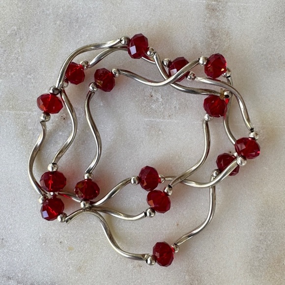 Set Of 3 Silver Tone Red Bead Coil Stretch Bracelets - Picture 5 of 5